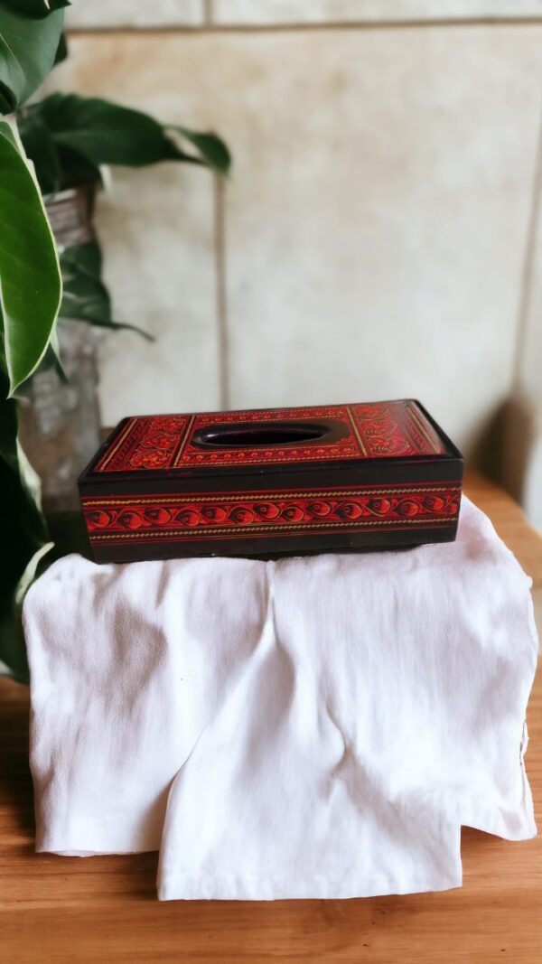 Tissue box